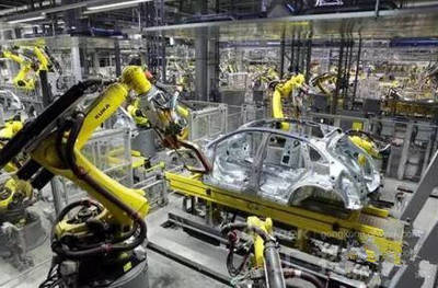 工業4.0時代下汽車制造廠的智能化轉型與計算機信息技術開發